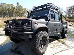 Wooow Now That Is One Cool Landrover Great Work By The Linex Guys In South Africa Land Rover Car Land Rover Land Rover Defender 130