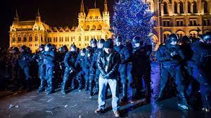 A deklarált cél, hogy ne jöjjön magyarországra a világ egyik legjobb egyeteme, a fudan. Pentekre Is Tuntetest Szerveznek A Parlamenthez 24 Hu
