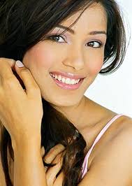 freida pinto » Le Blog d'Ecran Noir