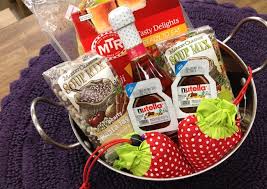If you find yourself scouring the internet for great housewarming gift ideas. The Coolest Mom Basket Gifts Pinterest House Warming Said Apartment