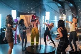 Romeo V Juliet Dawn Of Justness 2020 Tala Ashe Zari Tarazi Courtney Ford Nora Darhk Caity Lotz Sara Lanc In 2020 Dc Legends Of Tomorrow Legend Jes Macallan