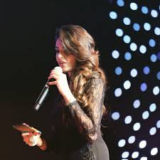 Sugandha mishra is an indian singer, comedian and television presenter. Sugandha Mishra Roti Boti Kapda Wifi Aajkal Ka Slogan Facebook