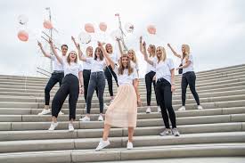 Wir zeigen, wie ihr einzelne und mehrere profilbilder in eurer galerie. Jga Fotoshooting Cooles Event Fur Den Junggesellinnenabschied