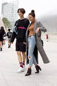 Street Style Seoul Fashion Week 29 Eclectic Looks From Outside The Spring 2017 Shows Fashion Magazin Seoul Fashion Korea Street Style Korean Fashion Trends
