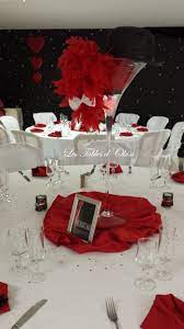 Ambiance Cabaret Moulin Rouge Par Les Tables D Okiss Mariage De N C Mariage Cabaret Theme Cabaret Idee Deco Mariage