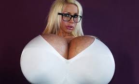Découvrez les femmes avec les plus gros seins au monde