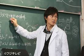 る数式が作られていくのである。その過程もまさ に壮大な物語であり，数学の勝利の物語でもある。 しかし，その結果，人類が見たのは，常識では 受け入れがたいものであった。それは，電子は粒 子でもあり，波でもあるという二面性である。粒 æ²¡ãƒã‚¿ã‚'ç…§ã‚‰ã™å¤œ Ver4 ãƒžã‚¸ã‚¹ã‚«ã‚¹ã‚¯ã‚¨ã‚¢ã‚¬ãƒ¼ãƒ‡ãƒ³