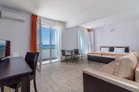 163 unități de închiriat pentru vacanță și hoteluri disponibile acum. Hotel Cosmos Eforie Sud Home Facebook