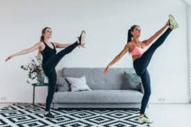 Wenn sie zu hause trainieren möchten, sparen sie sich nicht nur den weg ins fitnessstudio, sondern auch jede menge zeit und etwas geld. Fitnessubungen Fur Zuhause Fur Die Ausdauer Strong Magazine