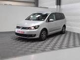 Volkswagen-Touran-(2015)