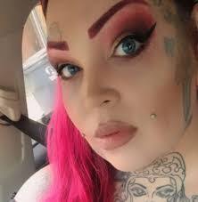 Faye Tew's Instagram, Twitter & Facebook