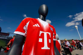 Luxus trifft Fußball: Bayern plant Trikot mit Münchner Modelabel MCM