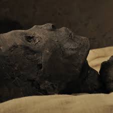 Rosalia's father, official mario lombardo, was sorely grieved upon her death, so he approached alfredo salafia, a noted embalmer, to preserve her. Totenkulte 10 Mumien Die Sie Unbedingt Kennen Sollten Spektrum Der Wissenschaft