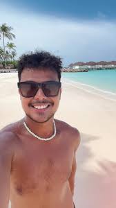 Jumping in to this trend. 😅 #beach #maldives #summer