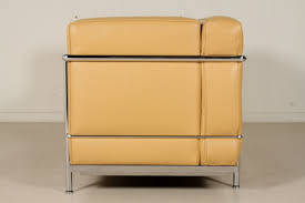 Pair this corbusier chair with the le corbusier sofa and you have yourself an extremely inviting living room. Le Corbusier Sofa Sofas Moderne Dimanoinmano It