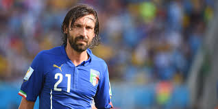 L'équipe d'italie de football (nazionale di calcio dell'italia) est la sélection de joueurs italiens représentant le pays lors des compétitions internationales de football masculin, sous l'égide de la fédération italienne de football. Foot L Architecte Italien Andrea Pirlo Raccroche Les Crampons