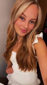 Iris Dennison's Instagram, Twitter & Facebook