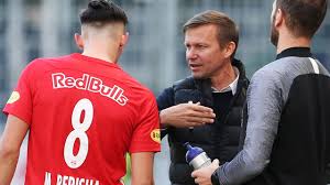 Browse for professionals listed alphabetically by first name in the following bracket: Red Bull Salzburg Am Ende Der Krafte Waren So Mude Fussball Bundesliga