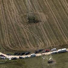 The balloon was operated by heart of texas hot air balloon rides, according to two officials familiar with the investigation who spoke on condition of anonymity because they were not authorized to speak publicly. Ntsb Balloon Hit Power Lines Before Crashing Killing 16 The Spokesman Review