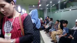 Daftar khitan di klinik khitan seno medika, bandungsalah satu metode dalam mengkhitan adalah dengan metode konvensional yakni pemotongan kulit kulup. Antrian Pendaftaran Khitan Di Seno Medika Youtube