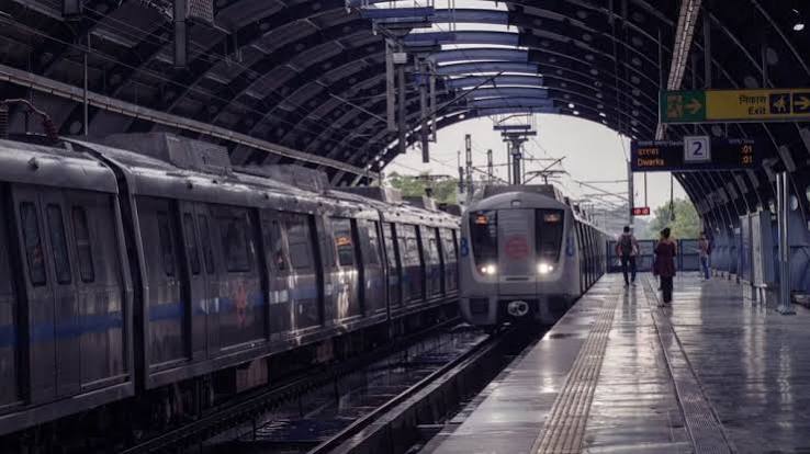 शख्स ने की सबसे कम टाइम में दिल्ली मेट्रो के सारे स्टेशनों की यात्रा, बना डाला गिनीज वर्ल्ड रिकॉर्ड - India TV Hindi