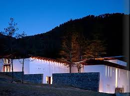 amankora bhutan architecture luxury resort
