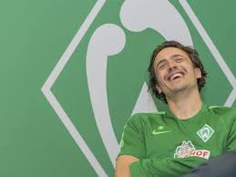 Thomas delaney has quickly become a fan favourite playing in front of the yellow wall. Werder Bremen Thomas Delaney Es Wird Ein Lebhaftes Haus Das Erste Interview Werder