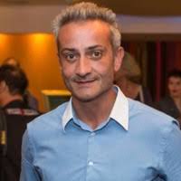 300+ “Neil” โพรไฟล์