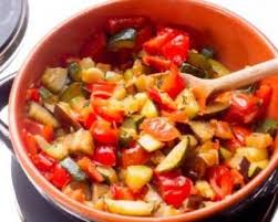 Recette De Ratatouille De Courgettes Et Poireaux A Moins De 200 Calories Recette Recette Ratatouille Ratatouille Recette Diner Facile