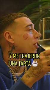 Celebrando mi cumpleaños con comida y amigos