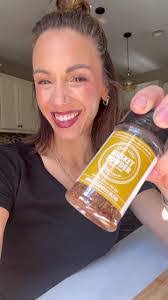 Renae Murphy's Instagram, Twitter & Facebook