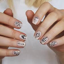 Accent geometric nail art pattern design idea. 35 Geometric Nail Ideas For A Trendy Look Naildesigncode