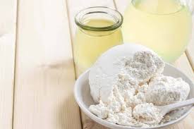 Per fare il formaggio in casa sono due gli ingredienti che non possono mancare: Come Fare Il Formaggio Con Latte E Aceto