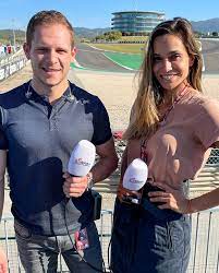 Presenter@servustv:motogp, eishockey+my normal chaos www.andreaschlager.com. Andrea Schlager Facebook