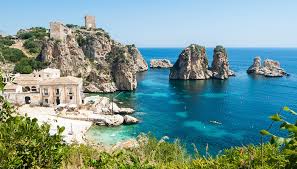 Visite agora o mais belas ilhas da sicília, uma verdadeira obra de paraíso que irá manter as suas férias tipo graças às belas paisagens e água do mar cristalino. Sicilia Vai Distribuir Vouchers De Desconto Para Viagens Pos Pandemiavou Na Janela Blog De Viagens