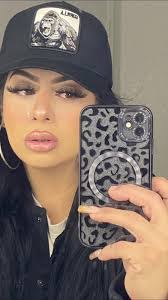 Delia Kraft's Instagram, Twitter & Facebook