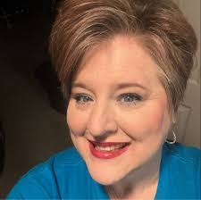 Carrie Marchant's Instagram, Twitter & Facebook