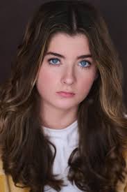 Alexis Lyon's Instagram, Twitter & Facebook