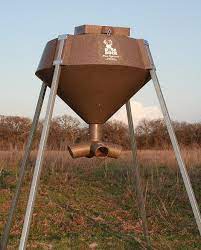 Please use our foot pads or a suitable substitute to anchor down. Boss Buck 600 Lb Gravity Feeder Safford Trading Company