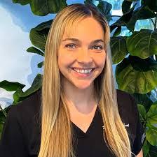 Dana Bates's Instagram, Twitter & Facebook