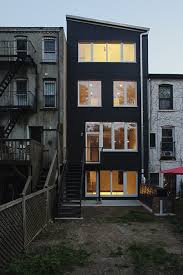 It is design for long term and with 2nd floor or 3rd floor provision for future renovation. Tighthouse Fabrica 718 Archdaily