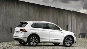 I bet before you clicked you were thinking, why would anyone have or consider the 240 if mpg was an issue. 2017 Volkswagen Tiguan Review