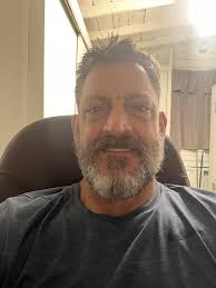 Wanted to introduce myself, I'm new to the group. 53 from Oyster Bay,  hoping to make some new friends along the way. Looking for 'my person' to  spend the second chapter of