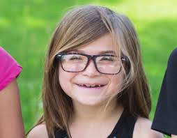 Students get free glasses, celebrate with Steelers player Smith-Schuster