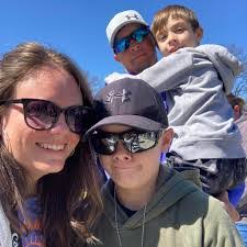 Jimmie Abbott's Instagram, Twitter & Facebook