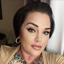 Donna Dilts's Instagram, Twitter & Facebook