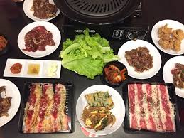 Saat makan di restoran atau rumah di negara jerman jangan langsung duduk karena dianggap tidak sopan,tunggu sampai. Pochajjang Restoran All You Can Eat Ala Korea Di Bawah Rp 100 Ribu Kumparan Com