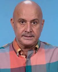 Eski Kumarhane Müdürü Serdar Tavus: • Kumarı köylü adamlar oynamaz, kafası  basan adamlar oynar. • Bunlar da kumarhaneyi yenmeye çalışıyorlar. Lan  oğlum kumarhane milyon doları sen gel yen diye mi yatırmış? •