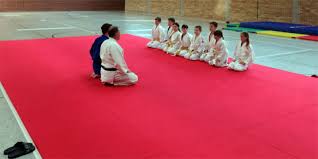 Je kan 1 locatie uit de 5 kiezen waar je het sportmateriaal wenst te ontlenen. Judo Club Schwenningen E V Judo Club Bekommt Neue Judomatten