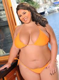 شيماء سيف بالبكيني ضخمة ملبن صور ساخنة - الفن والجمال